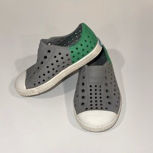 Native Shoes Toddler Size 5 Grey & Green